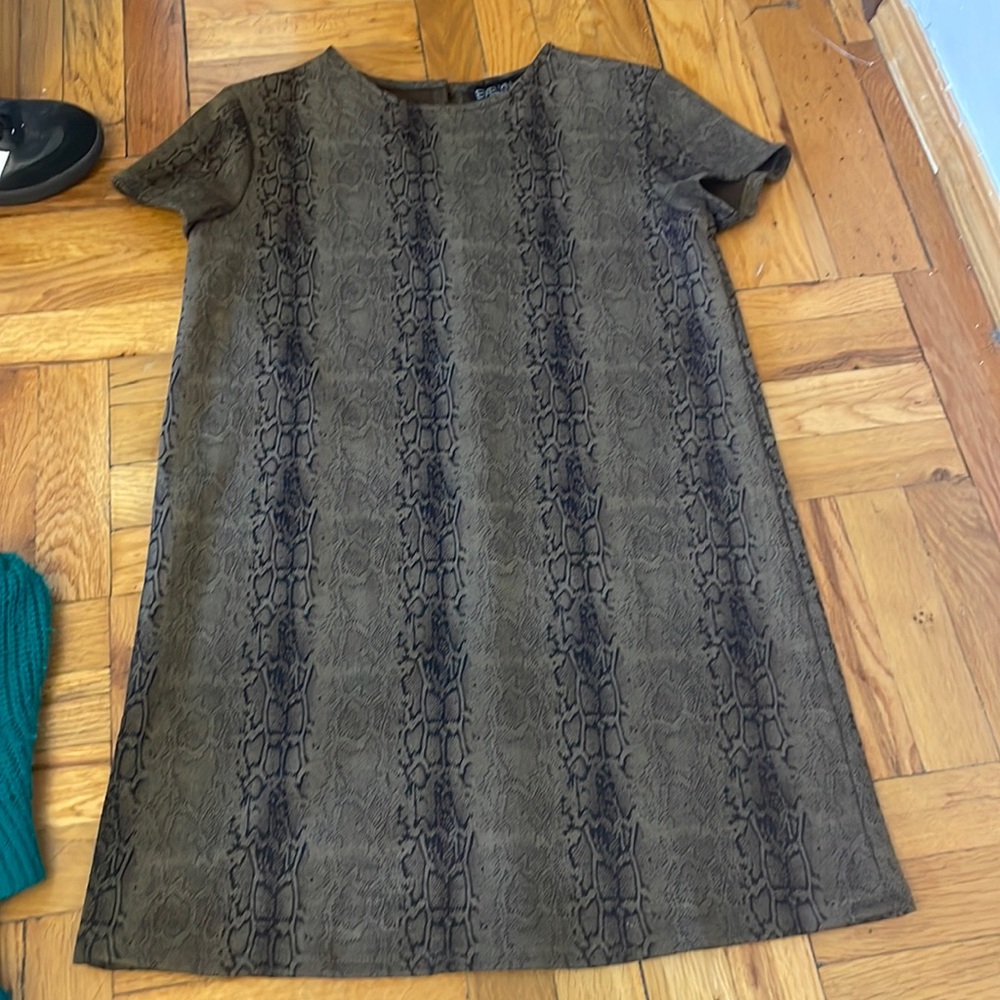 Evelyn blue snake print velvet shirt dress